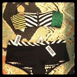 Volcom new two piece bathing suit womans size LRG